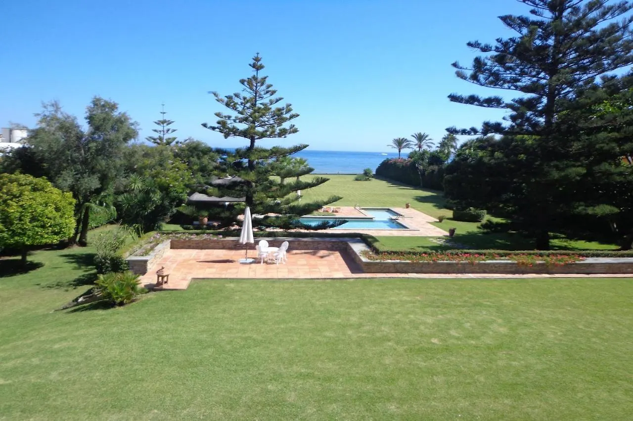 Amazing Beachfront Villa Heated Pool Marbella