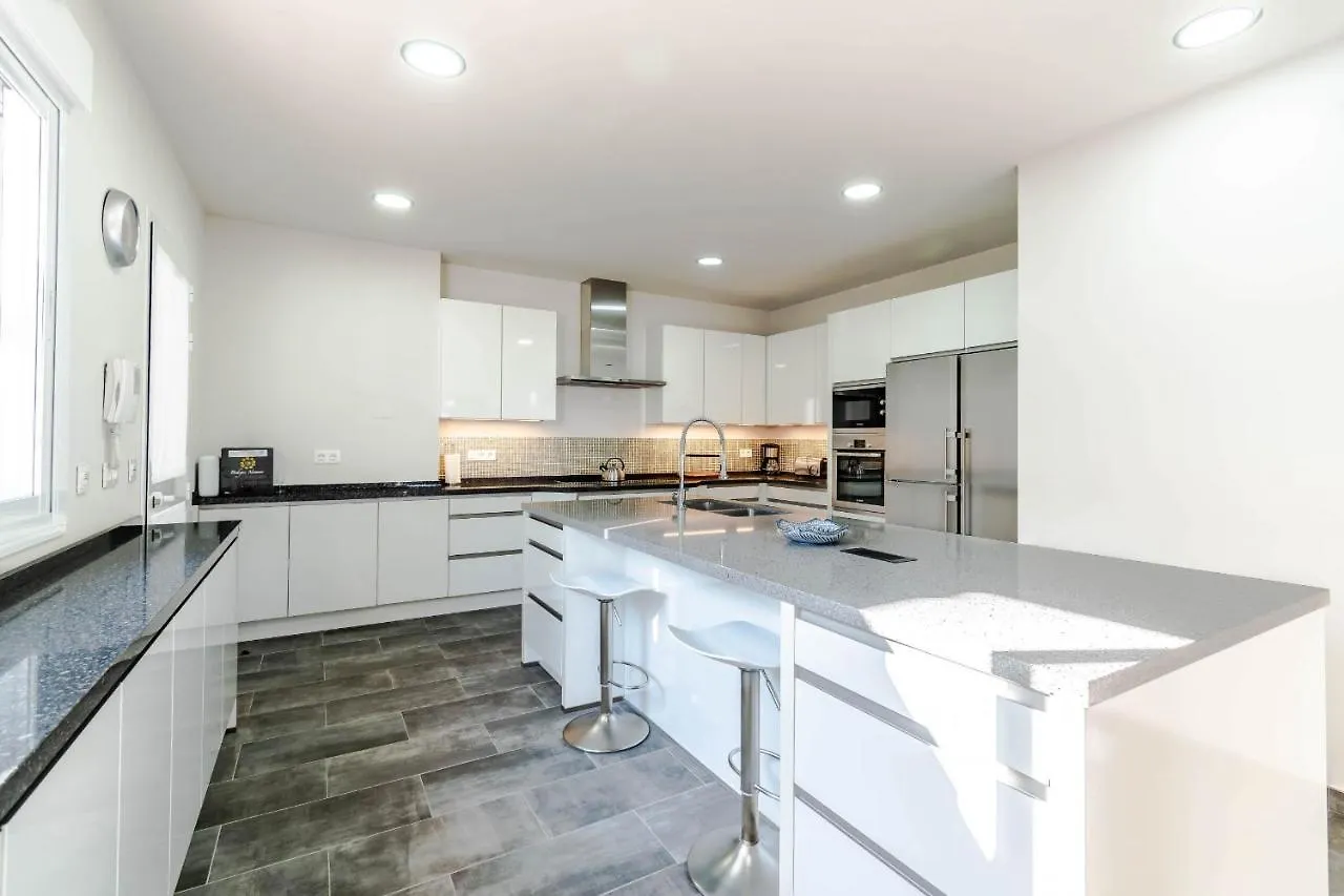 Amazing Beachfront Villa Heated Pool Marbella