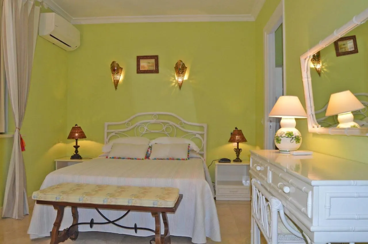 Amazing Beachfront Villa Heated Pool Marbella