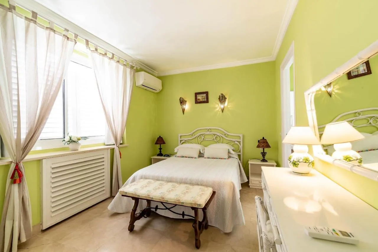 Amazing Beachfront Villa Heated Pool Marbella